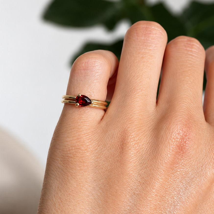 Pinky Ring doble con Granate
